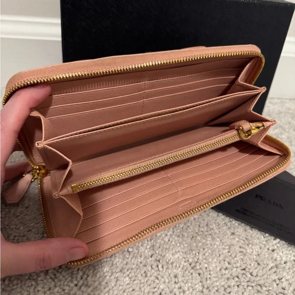 New in Box - Prada Saffiano Fiocco Wallet
